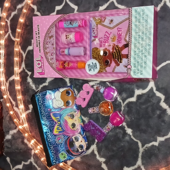 L.O.L SURPRISE BUNDLE - Picture 2 of 7